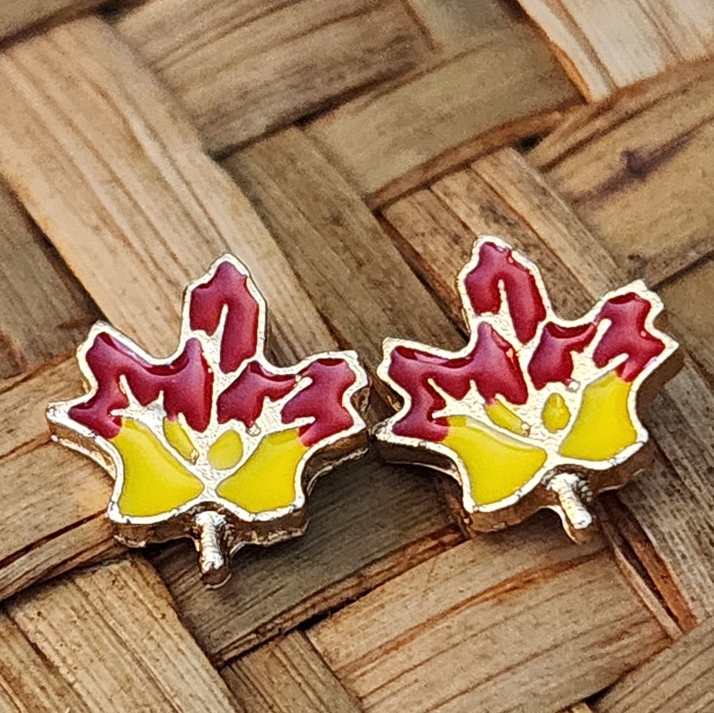 Last One STAINLESS STEEL MAPLE LEAF  PETITE  EARRINGS ALLERGY FRIENDLY - Picture 2 of 3